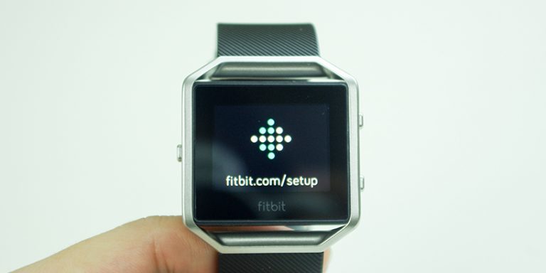 日頃からスポーツしている人に!ウェアラブルデバイスのFitbit Blazeを開封してみた 日頃からスポーツしている人に!ウェアラブルデバイスのFitbit Blazeを開封してみた