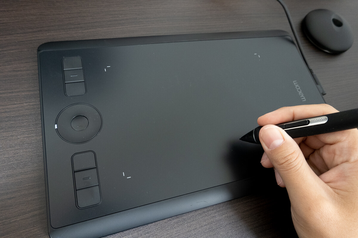 Wacomのペンタブ「Intuos Pro」を使ってお絵描きレビュー!Intuosとの