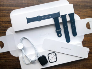 2021 年您可以购买的 10 款最佳 Apple Watch 7 屏幕保护膜