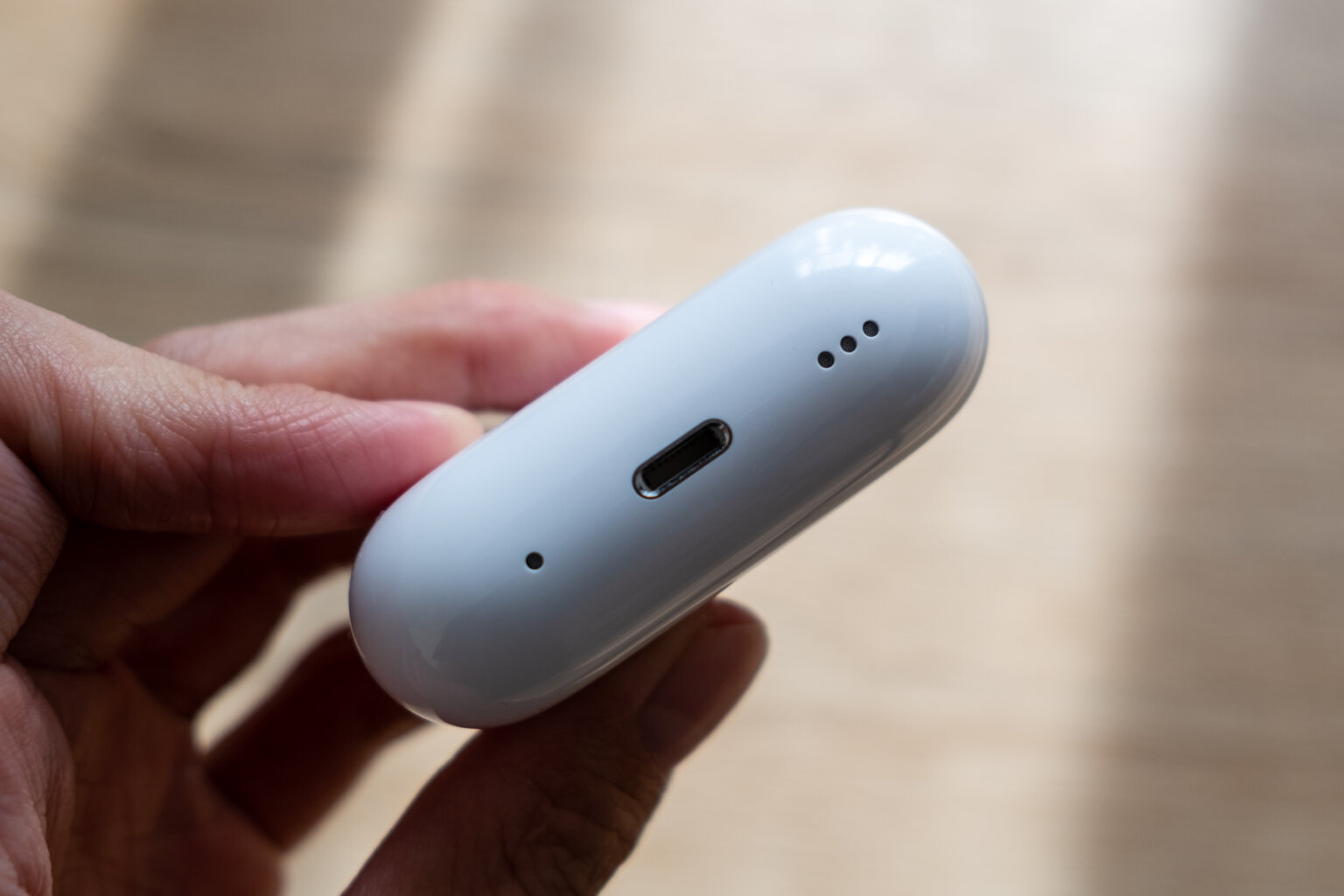 新品未開封 AirPods Pro 第2世代 Lightning端子 【公式通販】