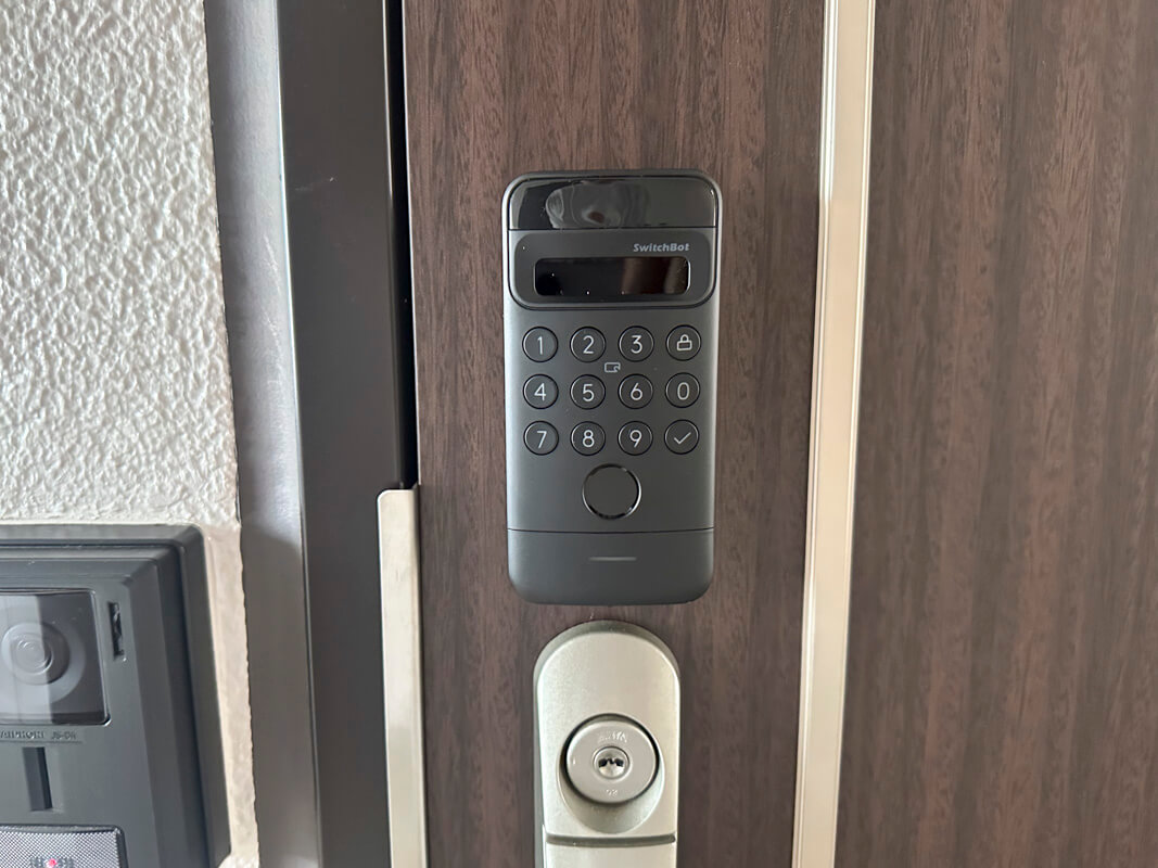 顔認証パッドの取り付け