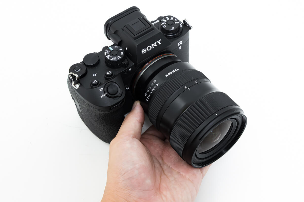 TAMRON 16-30mm F/2.8 Di III VXD G2 携帯性