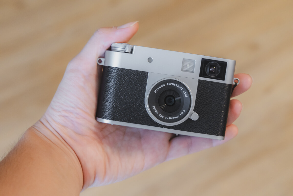 FUJIFILM X half 外観