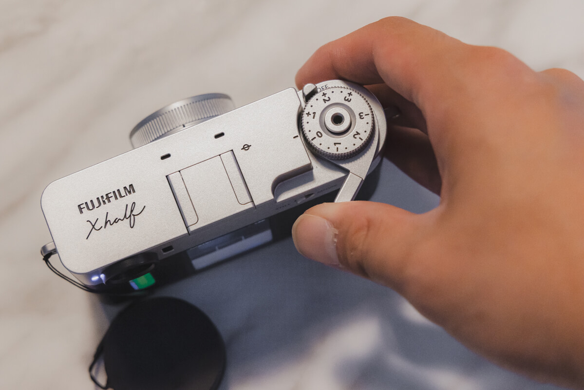 FUJIFILM X half レバー