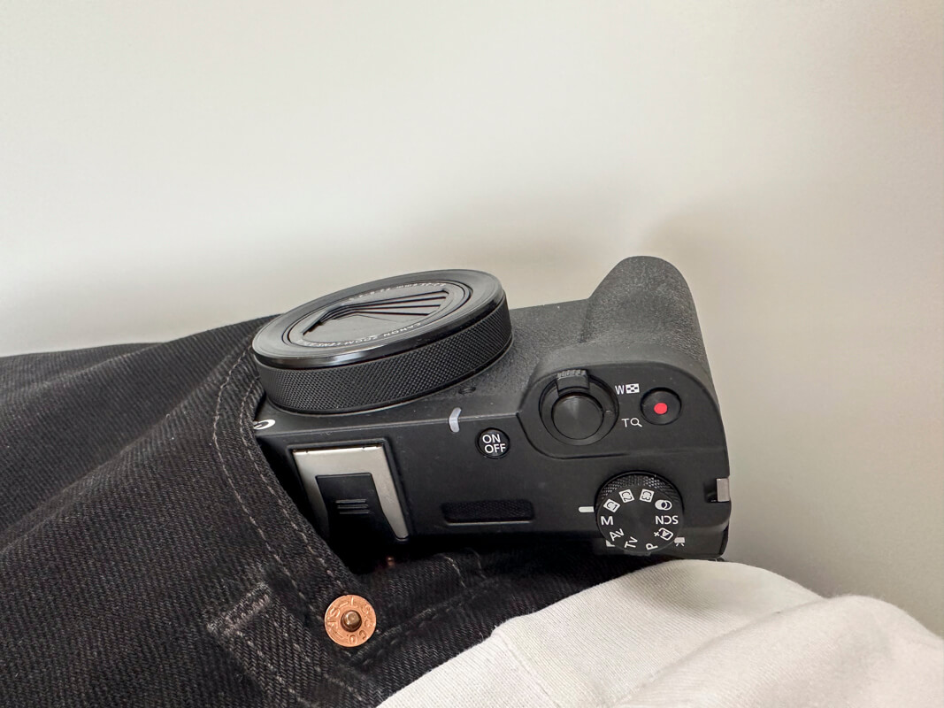 Canon PowerShot V1を実際に使ってみた感想 ◯：片手で気軽に撮影できて、動画と写真の切り替えがスムーズ